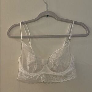 Chantelle White Lace Bra with Underwire and Adjustable Straps